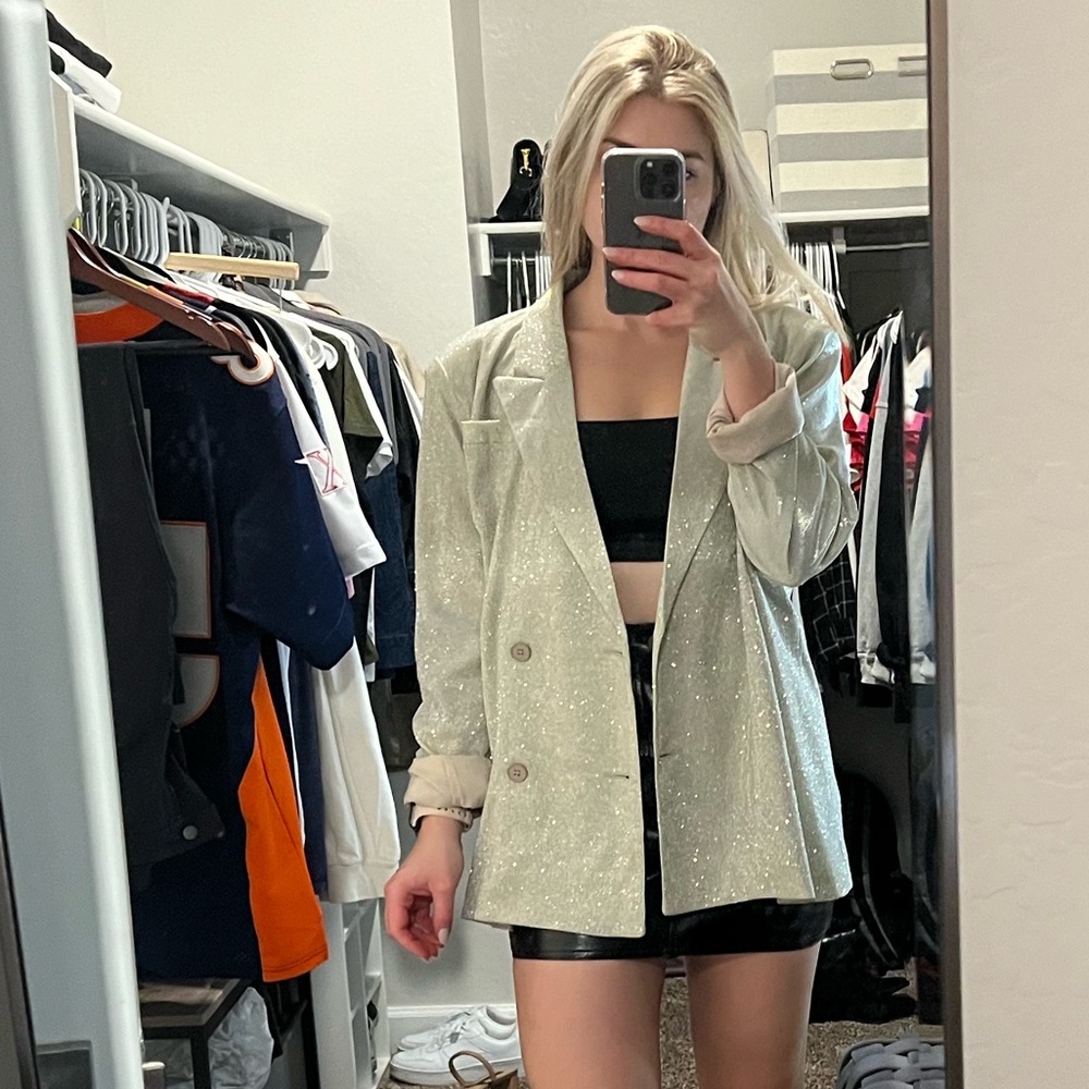 Le Lis Shimmer Blazer
